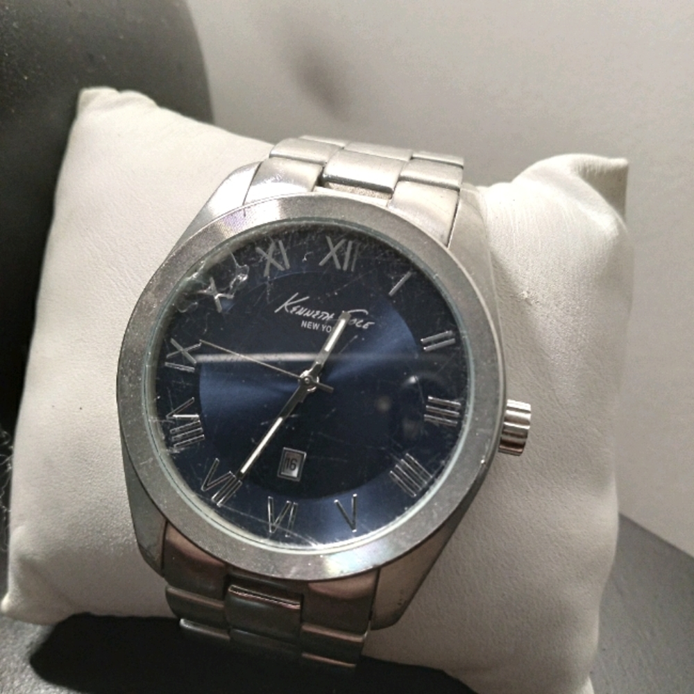 Preowned Kenneth Cole Men's Watch